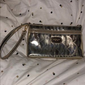 MICHAEL KORS GOLD WRISTLET